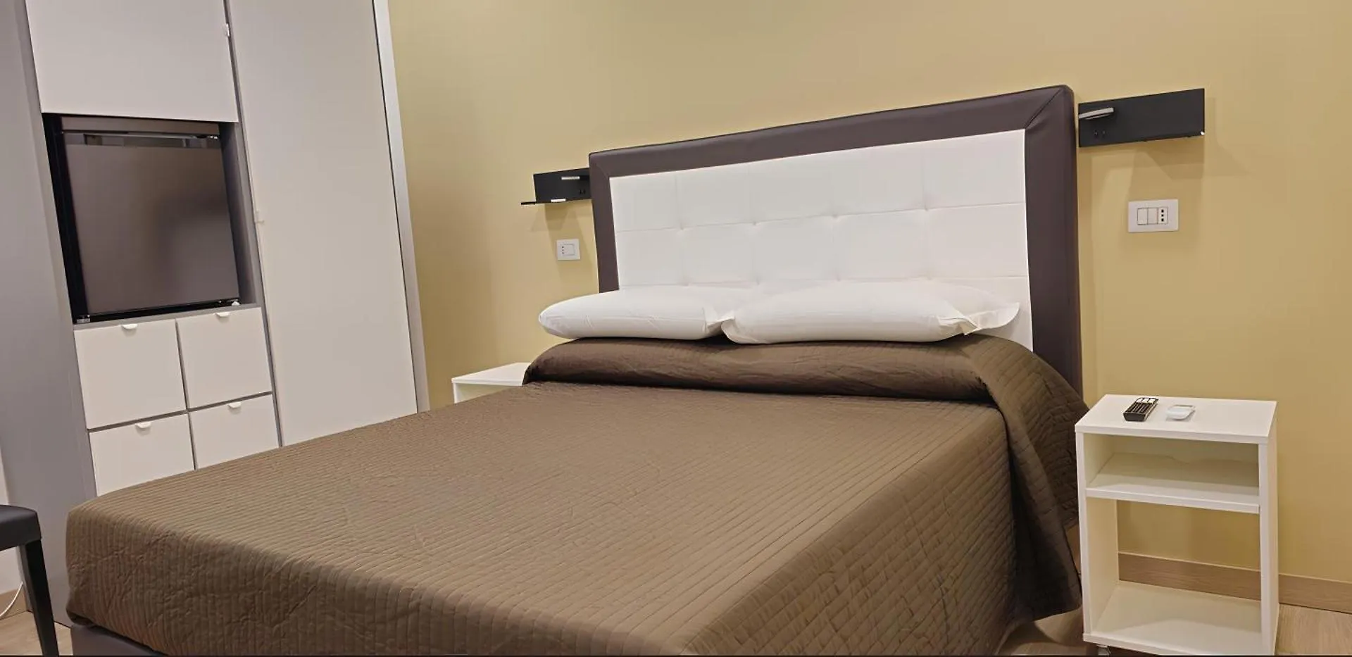 Convenient Booking B&B Rome 0*,  Italy